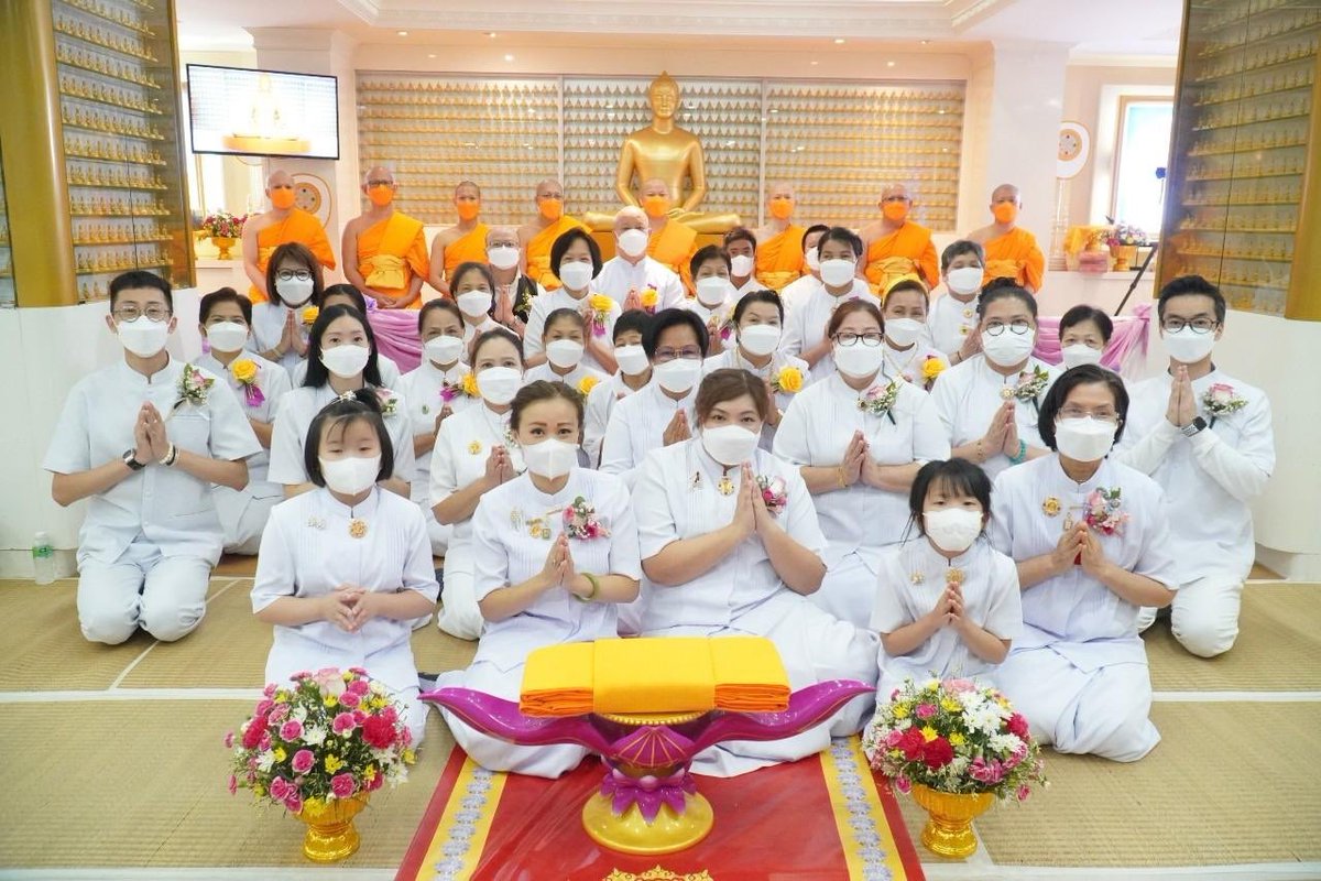 Chai_bkk13's tweet photo. “ผ้ากฐิน เป็นของบริสุทธิ์ ดุจเลื่อนลอยมาจากนภากาศ แล้วตกลงท่ามกลางหมู่สงฆ์ มิได้เฉพาะเจาะจง แด่ภิกษุรูปใดรูปหนึ่ง มีพระบรมพุทธานุญาตว่า ให้มอบแด่พระภิกษุผู้ซึ่งมีจีวรเก่า หรือมีสติปัญญาอาจสามารถ กระทำกฐินัตถารกิต ให้ถูกต้องตามพระบรมพุทธานุญาตได้”
#กฐินศักดิ์สิทธิ์เนรมิตอาราม https://t.co/yNE4eMydy0