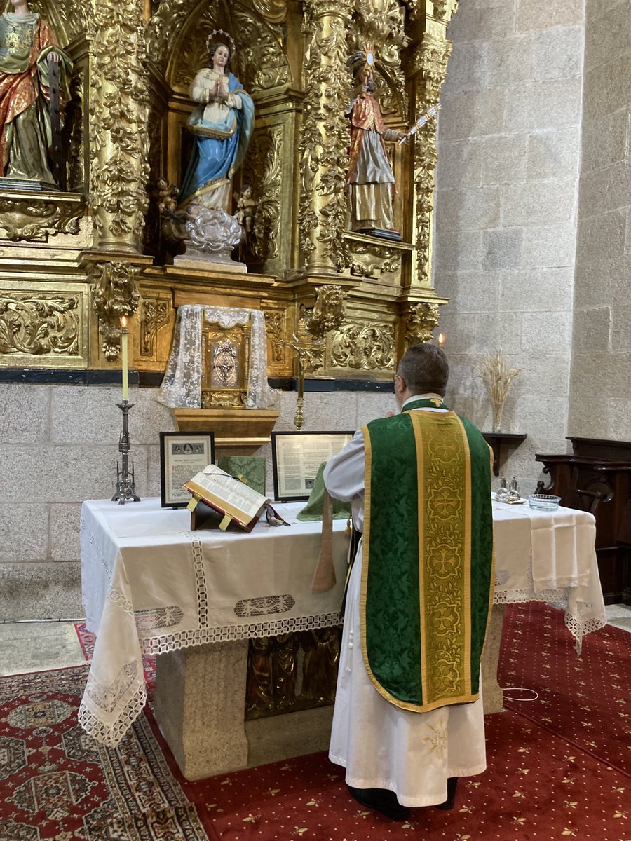 UnaVoceSevilla's tweet photo. Misa tradicional en Cáceres
Concatedral de Santa María
Domingos 11:00 h. https://t.co/gKnWqu5osS
