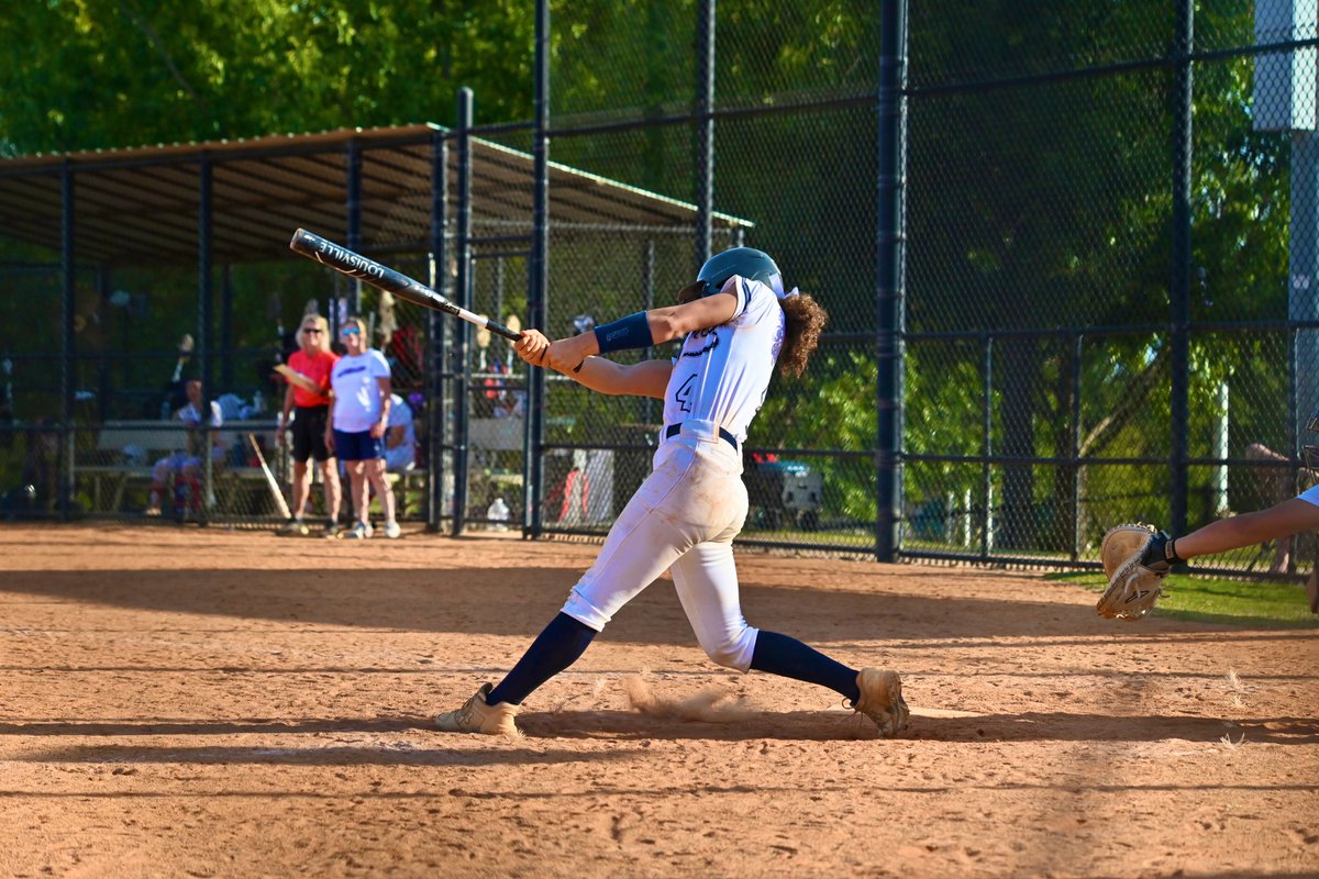 kristynembler's tweet photo. @TeamNCHuss took the W this weekend!! 6-0! Awesome weekend at the plate… Weekend stats:
Avg: .812
AB: 16
OPS: 2.324
SLG: 1.500
1B: 6
2B: 5
HR: 2
RBI: 10

Next stop- Scenic City🚀 Chattanooga, TN. 
@HussBrad @TeamNCSoftball https://t.co/xNPPqSi7BY