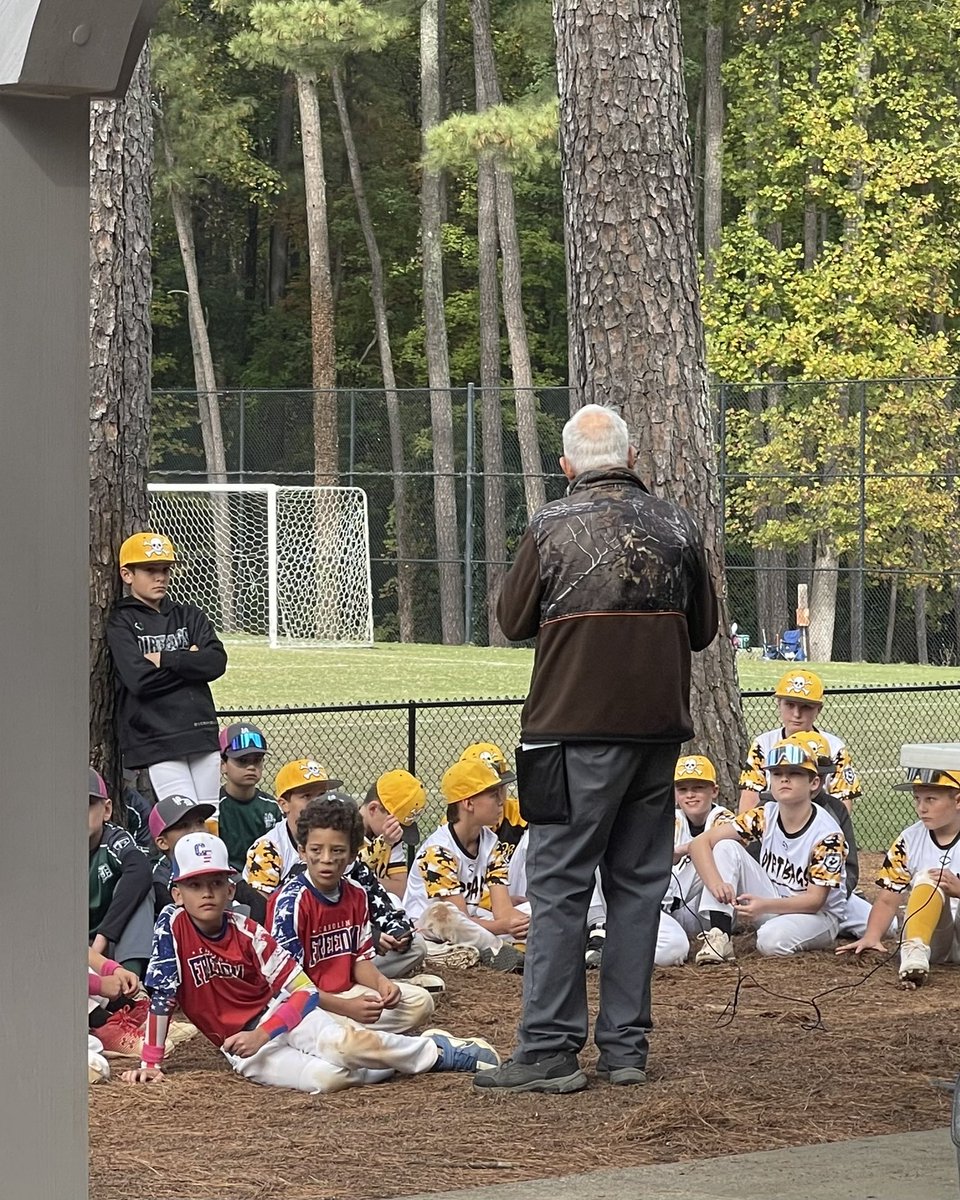 TR7Baseball's tweet photo. Dirtbags went 4-0 this weekend and brought home the gold in the 10U Top Gun Triangle Region Winter State Championships! Hard work is paying off for these boys! 💪☠️⚾️🏆
#dirtbagsTR7 #dirtbagup @dirtbags_youth https://t.co/eoyavcSGmG