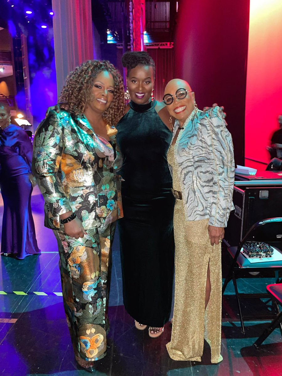 somimusic's tweet photo. On Saturday I was awarded Best Jazz Vocal Performance for my album #Zenzile at the inaugural @JazzMusicAwards ❤️ Grateful to be in company of dear friends and mentors.  Grateful to speak Mama #MiriamMakeba’s name into the room each time the project is celebrated.🙏🏿Sending LOVE xo https://t.co/M4lEsGDsr8