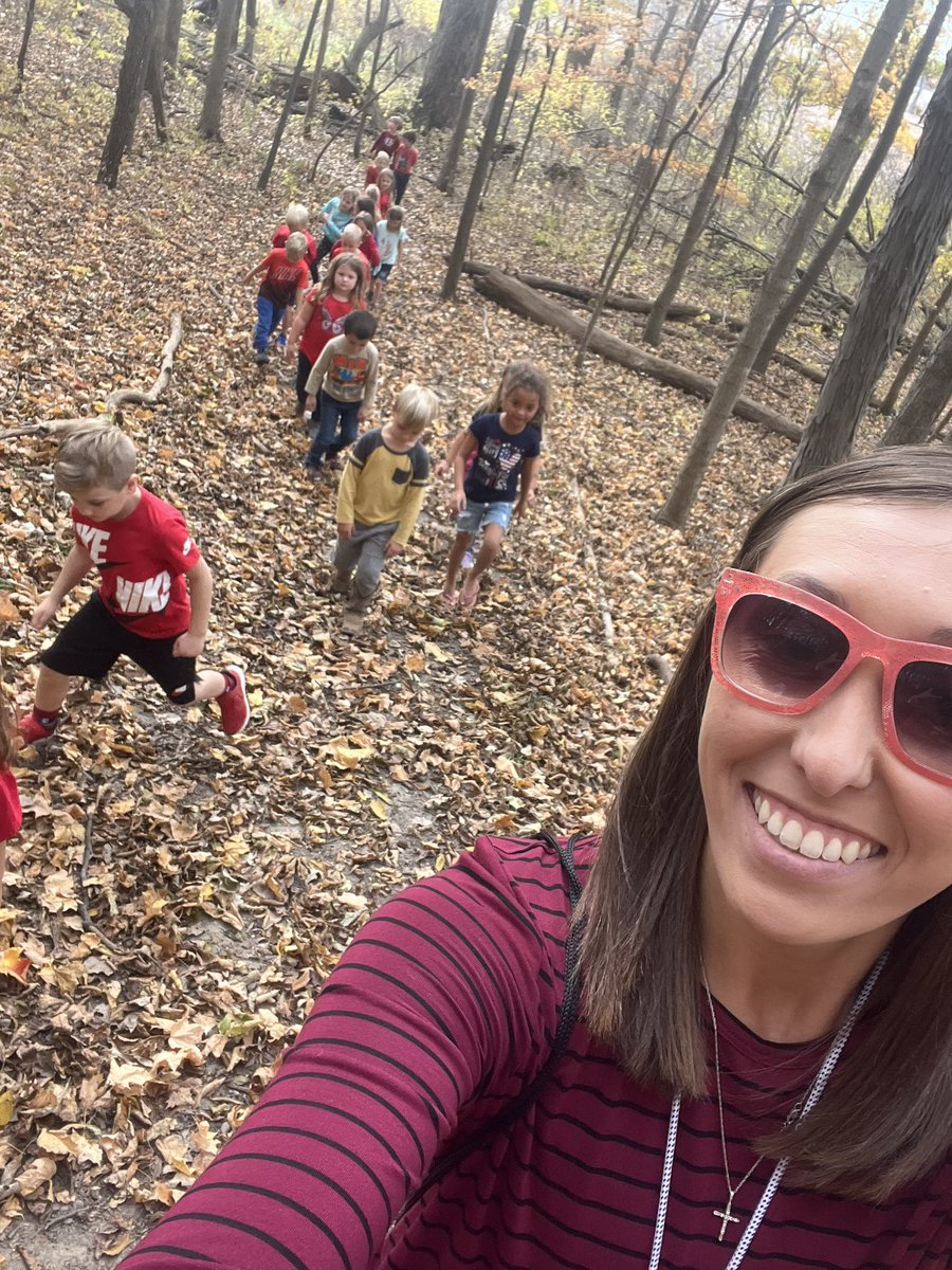 hartmankinder's tweet photo. It was a perfect day to go outside and explore fall on the Ryan Park Nature Trail! Mrs. Simmons’ class joined us on our hike. We made it all the way to the outside classroom! https://t.co/URd6sDlP3s