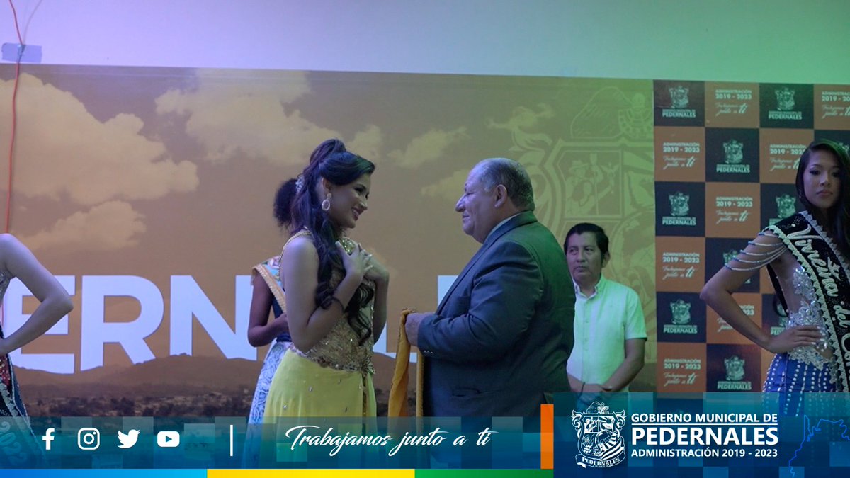 GADMPedernales's tweet photo. En el Centro Comercial Pedernal, el selecto jurado decidió que la corona recayera en la representante de la empresa de Pederty #ScarlethAlcívar, como la nueva Reina del Comercio 2022-2023.
👑👸🏻🫅🏼
#MesDelComercio. 👖
#FiestasDelComercio. 🎉
#OctubreEnPedernales. 🇪🇨 https://t.co/c81FOx9FdE