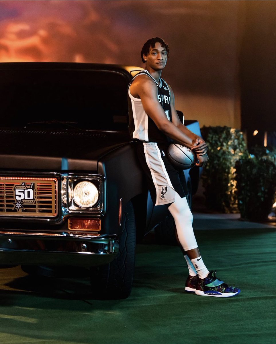 🗣Always great working with the home team! Check out the 1973 C10 we customized with <a href="/DaviesEnt_/">Davies Entertainment</a> for the <a href="/spurs/">San Antonio Spurs</a> 50th-anniversary season! #porvida #satown