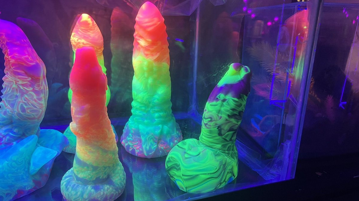 ThatRoseBitch's tweet photo. WTS Auroras!

This is a pre-auction autobuy.  Toys will be slightly lower now than the autobuy later when they go to auction!

M/M Mystic - $350
M/M Spritz - $350
M/M Nova - $400
S/M Baron - $450
Meng (retired one-size) - $550
OS/M Bruce - $900
M/M GITD Clayton - $900 https://t.co/rzJE2HrXHH