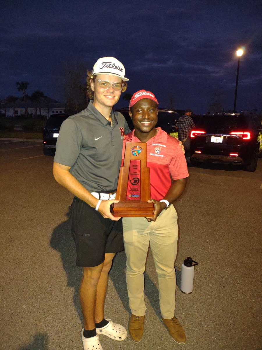 North Fort Myers Red Knights Golf are district runner ups and moving on to regionals !