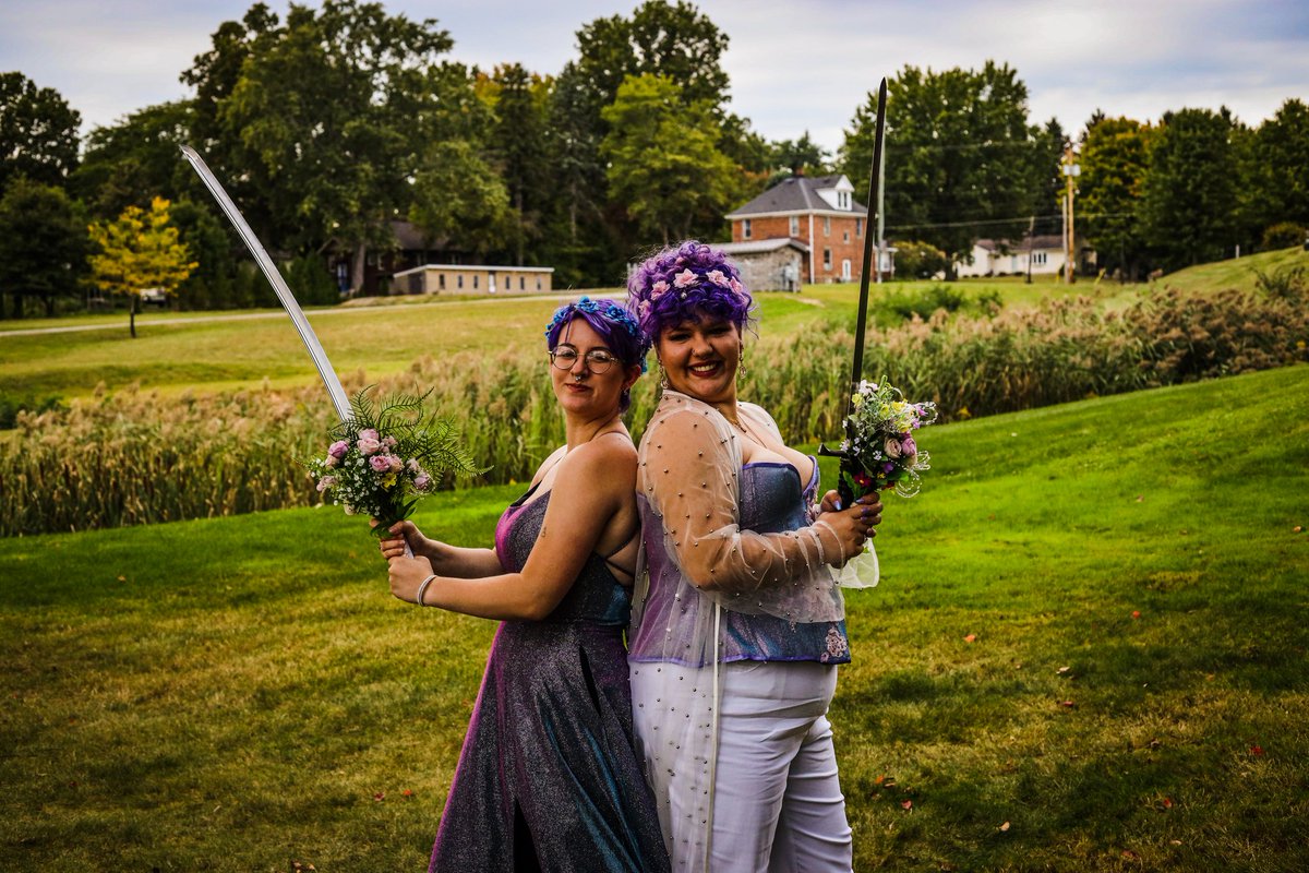 PandaRose22's tweet photo. Got married a month ago or something https://t.co/qii8W4XgPy