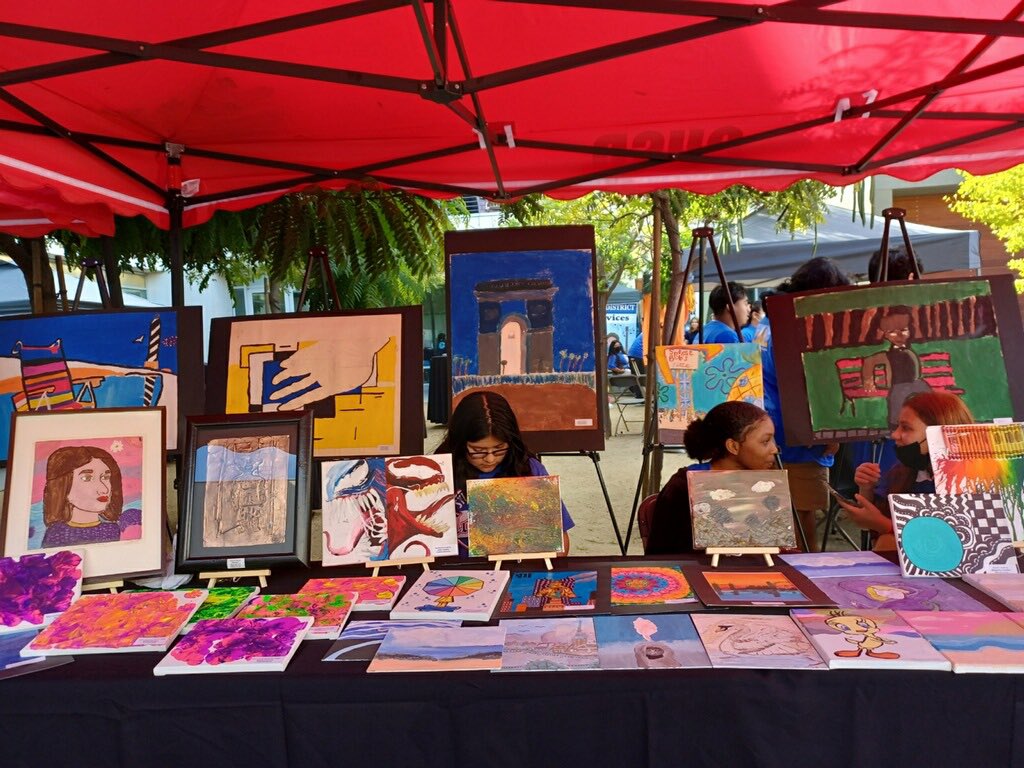 Last week, <a href="/ComptonUnified/">Compton Unified</a> hosted Superintendents as part of the League of Innovative Schools visit, and our Jaguar artists were showcased at the league luncheon. Zoom in to see their amazing artwork! <a href="/mrmicahali/">Micah Ali</a> <a href="/ShannonMSoto/">Shannon Soto, Ed.D.</a>