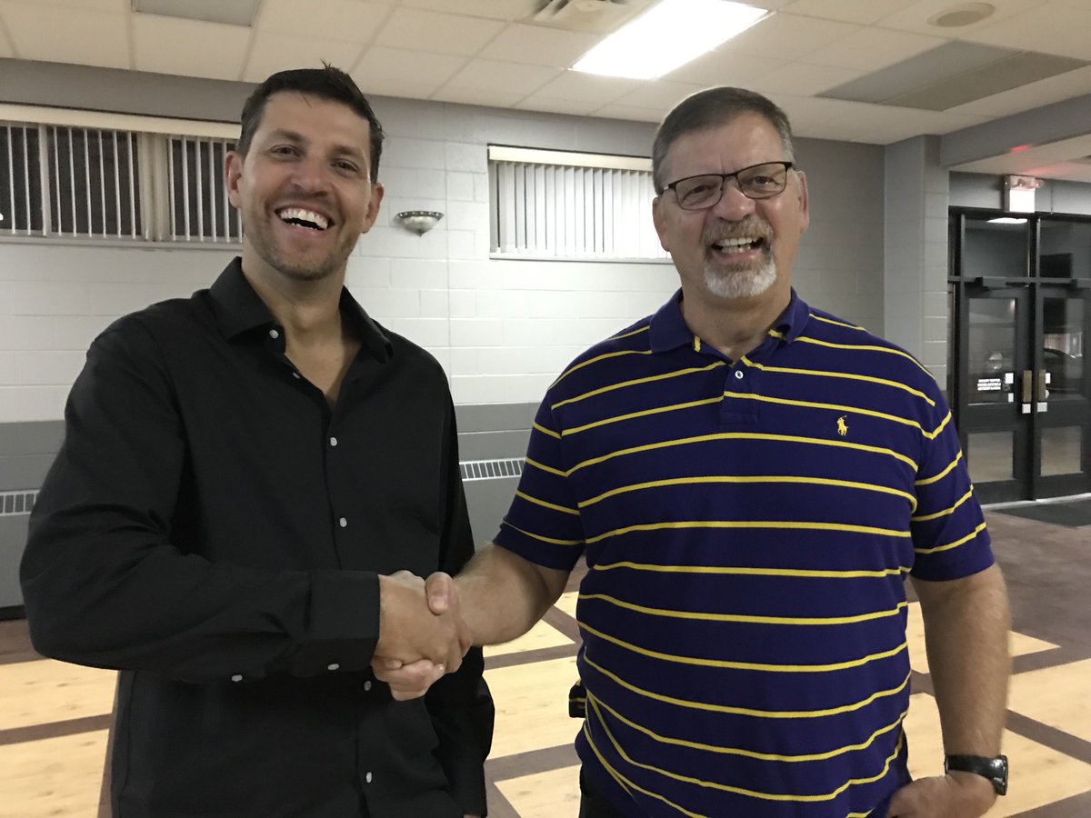 Challenger Brian Grant has narrowly defeated incumbent Kevin Gibson by a count of 1052 votes to 1044 votes to become the new mayor of Wainfleet