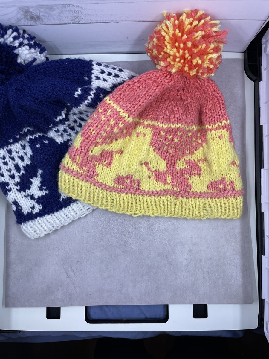 knittedinsanity's tweet photo. Added 3 new items to the shop today! Check out the new selections! Mittens, Bigfoot hat, and a super soft double Pom Pom hat! https://t.co/ucQSTIXyxb #christmas2022 #shopsmall https://t.co/FAIoNpKSRI