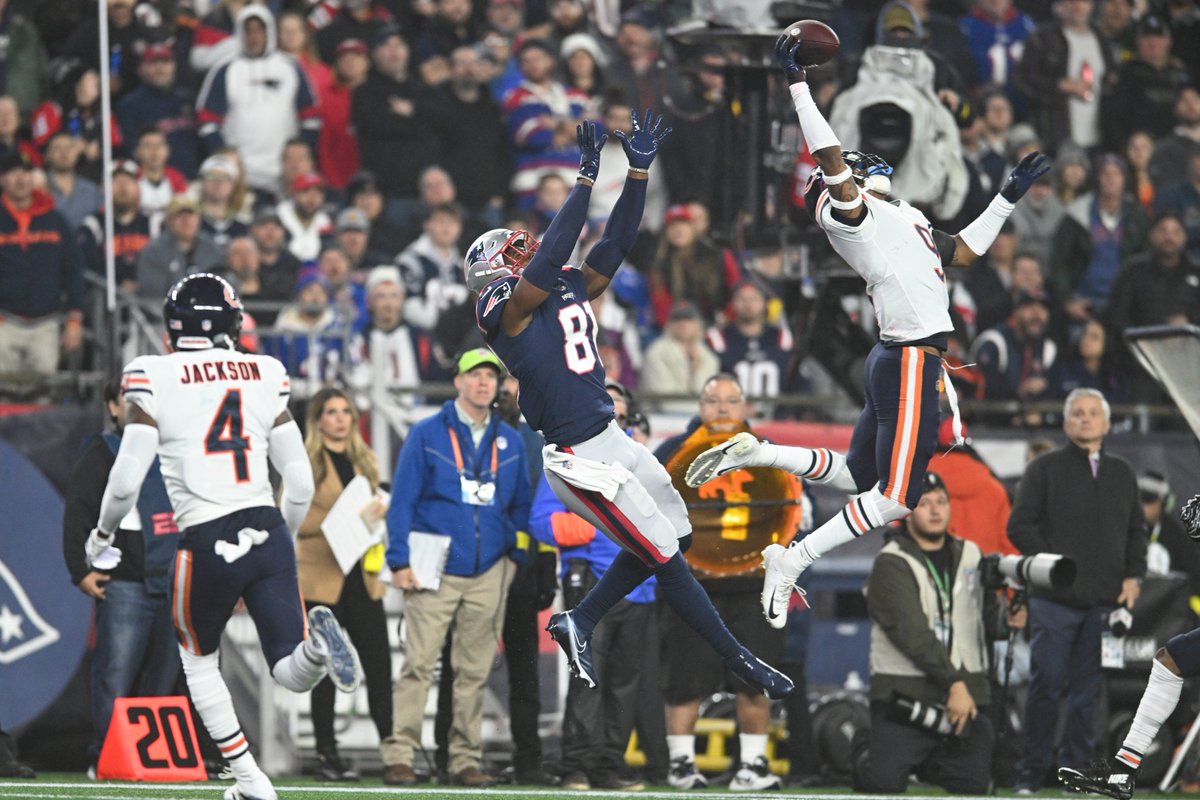 NFL's tweet photo. Frame it. 🖼

📺: #CHIvsNE on ESPN
📱: Stream on NFL+ https://t.co/2HQeNdaFPc https://t.co/kaZSUynYQa