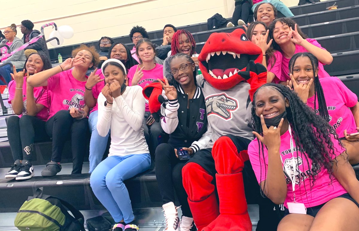 Kolios_Rich227's tweet photo. Our favorite Raptor hanging with the 🏐 Freshman Volleyball 🏐players at the 💕Pink Out💕game! @RichTownshipHS @RTHS_Athletics @RTHSActivities https://t.co/JHQcUA7iJt
