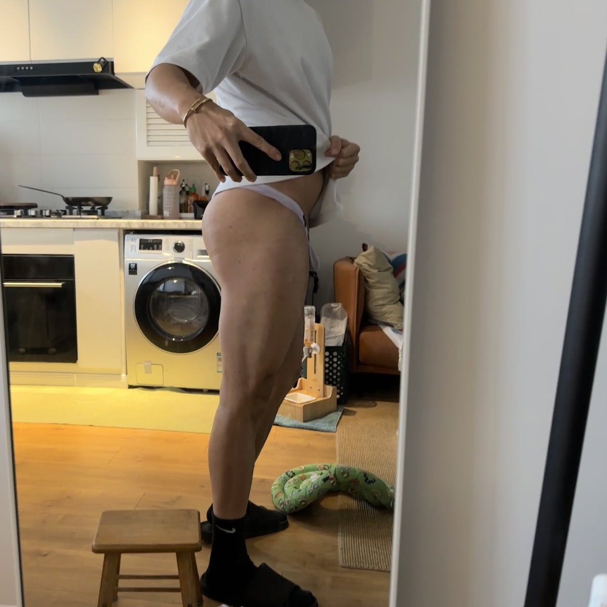 S17979972's tweet photo. 臀照？一定要脱光？🍑 https://t.co/HZdz26fLgZ