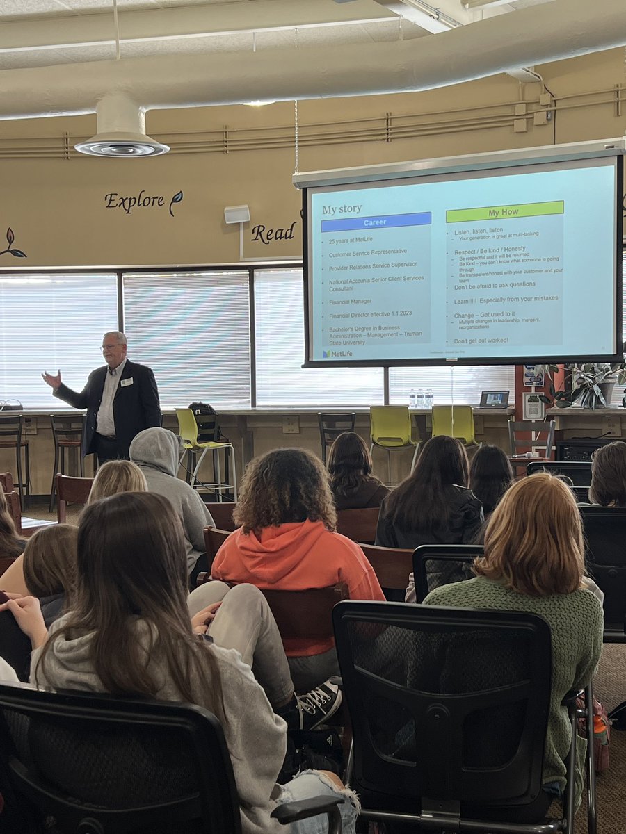 CLSRatliff's tweet photo. Thank you to Tom Rauenbuehle of @MetLife for showing our students what it takes to be a financial manager! Key take aways for me- listen and be kind! Customer service skills are key. #CLSEngaged #LeaveWithPurpose https://t.co/OpwbWsyPVC