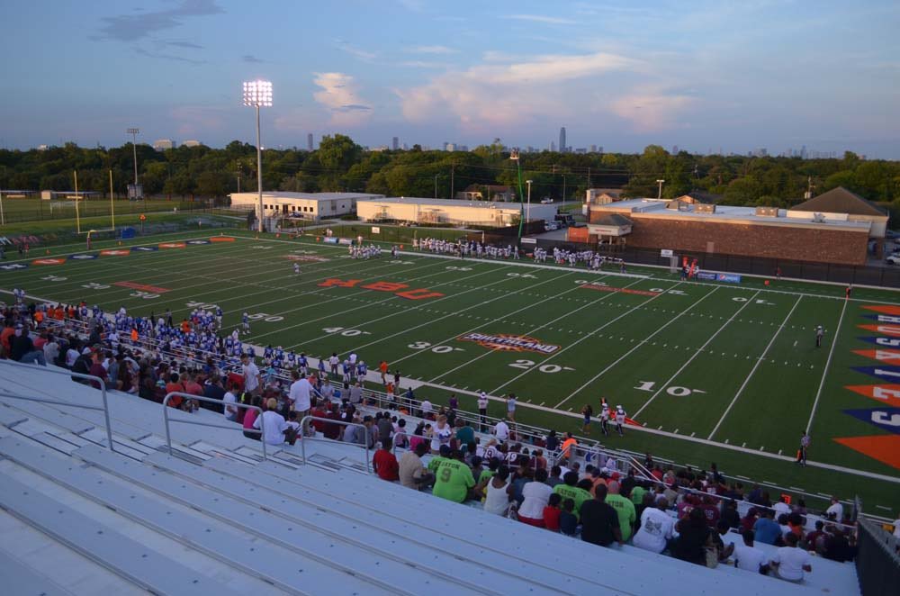 stoolgambling's tweet photo. 3 years ago Bailey Zappe was starting his CFB games in a high school stadium 

Fast forward to 2022 he’s got 65,000 in Foxborough chanting his name https://t.co/NS302epmAm