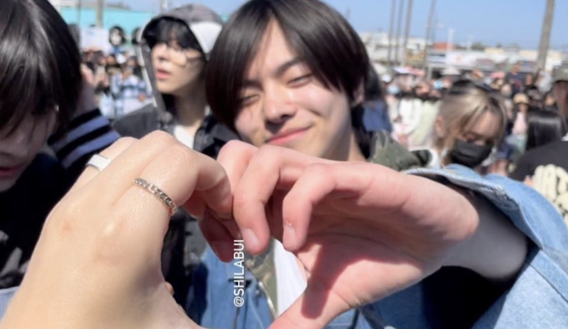 👤 : วันนี้ฉันสอบไม่ผ่านล่ะ

🦁 : ไม่เป็นไรนะ มันไม่ใช่จุดจบของโลกซักหน่อย ผมก็ไม่รู้ว่าการทดสอบนั้นสำคัญแค่ไหนสำหรับคุณ บางทีมันอาจจะสำคัญสำหรับคุณมากก็ได้ ผมก็เคยสอบไม่ผ่านเหมือนกัน คราวหน้ามาลองกันใหม่นะ ต้องตั้งใจทำดีๆแล้ว

#LEO