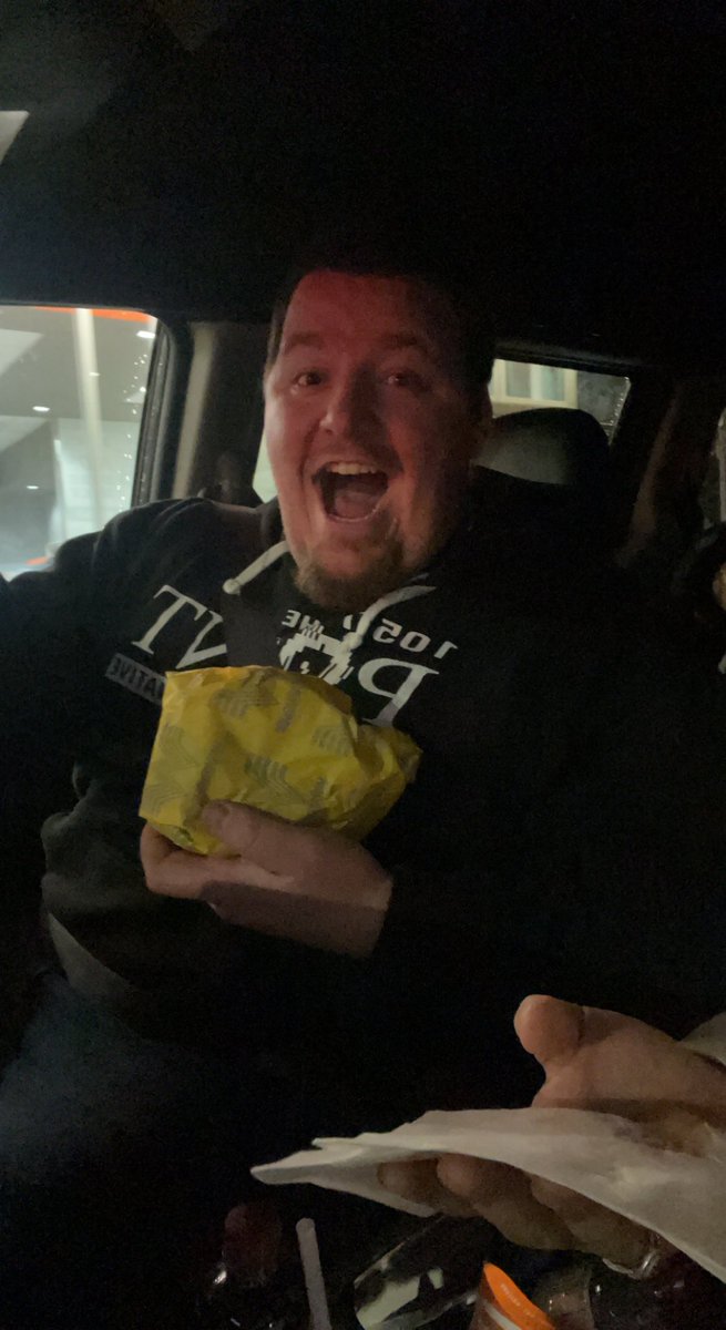 Maxonradio's tweet photo. #whataburger #Kansascity #Missouri you need to come to @stlouis https://t.co/HlznbAzJkk