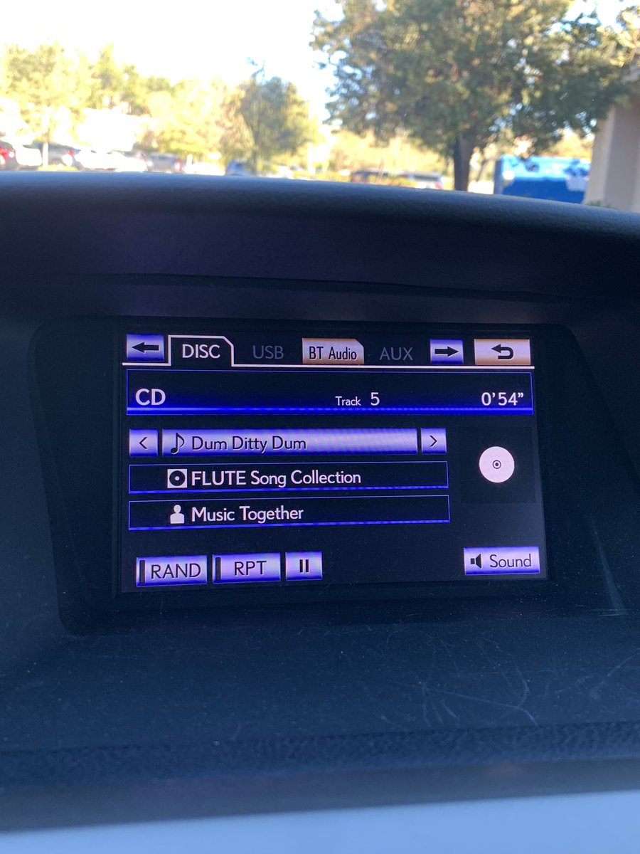 JessicaZeee's tweet photo. One day you’re following Springsteen all over the country, and the next you’re listening to dum ditty dum 12 straight times. Life comes at you fast. https://t.co/0XFuOaVTs0