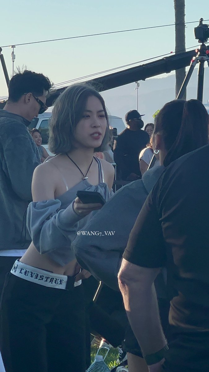 archiveryujin's tweet photo. shin ryujin in real life https://t.co/E2HkXsk7VV