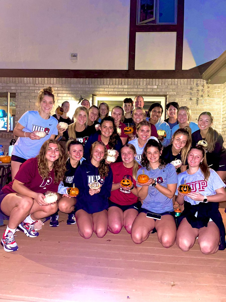IUPfieldhockey's tweet photo. Thank you for having us over @ToddGarz &amp; Leah Garzarelli🫶 🏑 😋 🎃 

#TalonsUp https://t.co/CuSXfi6mS3