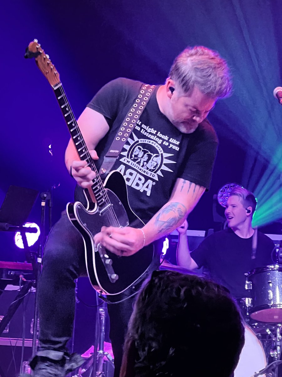 keenjanine19's tweet photo. Had some phone issues Sat night so here’s a few pics I couldn’t send at the time. #DistrictLive #DavidCook #Savannah https://t.co/Uhqf9Znhk9