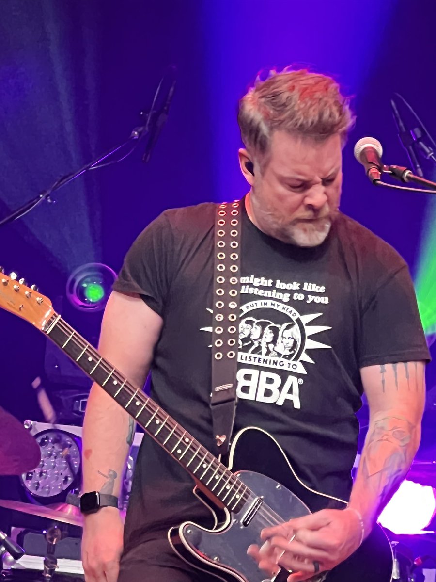 keenjanine19's tweet photo. Had some phone issues Sat night so here’s a few pics I couldn’t send at the time. #DistrictLive #DavidCook #Savannah https://t.co/Uhqf9Znhk9