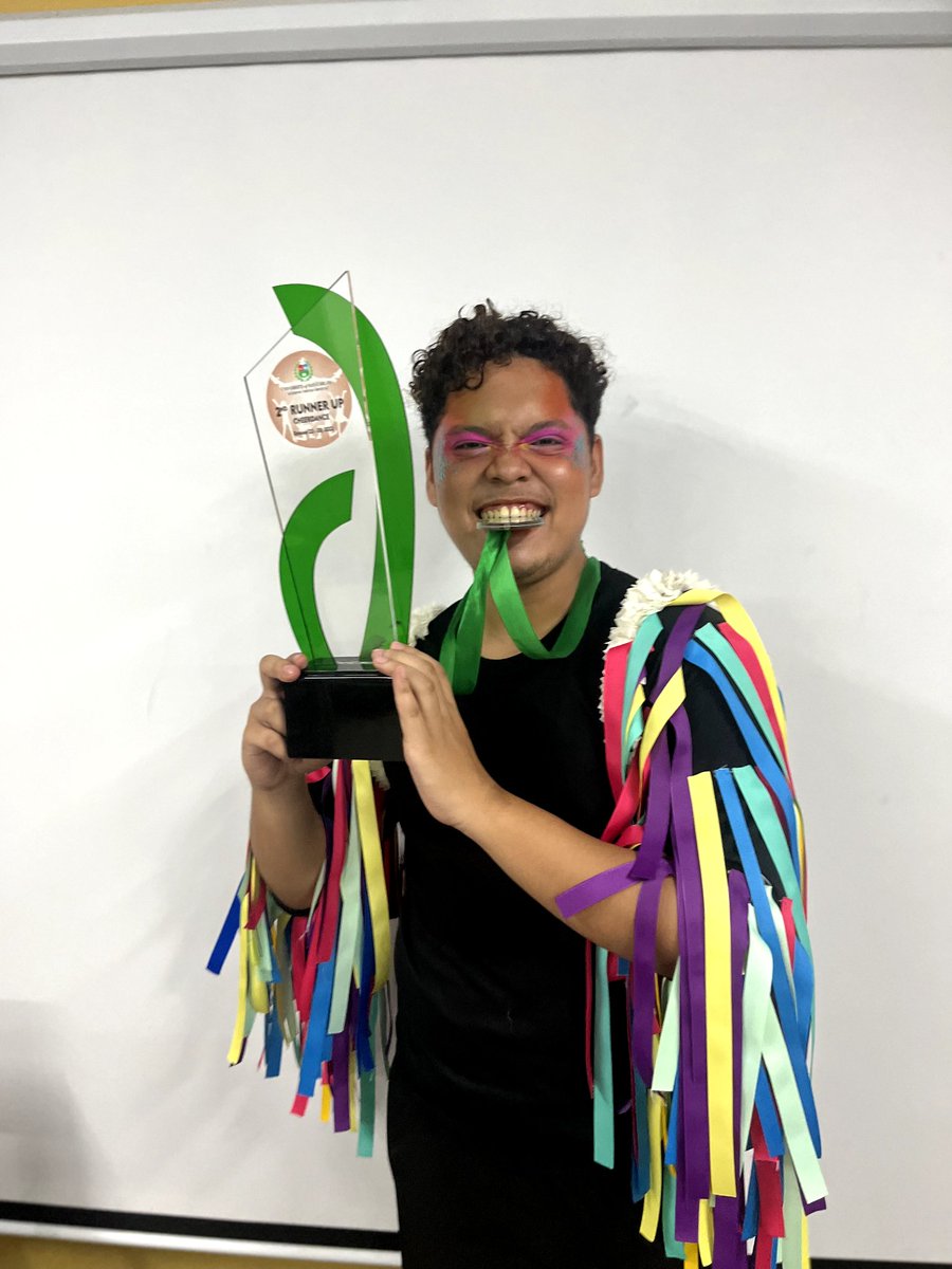 Dignadiddies's tweet photo. SAFAD? YAHMAN!! 🔺🔺🔺
THANKFUL FOR THESE PEOPLE AND EVERYONE WHO SUPPORTED SAFAD CHEERIOS! 💕 
FINALLY IN THE TOP 3 AGAIN AFTER SO MANY YEARS 😭😭😭

You best believe SAFAD Cheerios are coming back again next year bigger, better and ready to slay ✨
#USCDays2022 https://t.co/CYycZctu7X