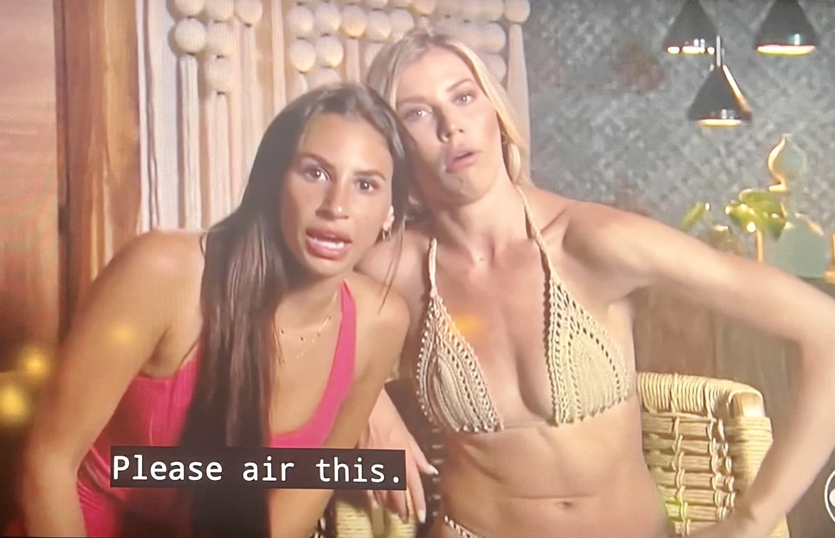 FinalRose2night's tweet photo. Production really miscalculated this “separation” bit but honestly I’m enjoying  “drunk friends staycation” more than Paradise so… 🤷🏼‍♀️ #bachelorinparadise #BIP https://t.co/OX9lvODvc3