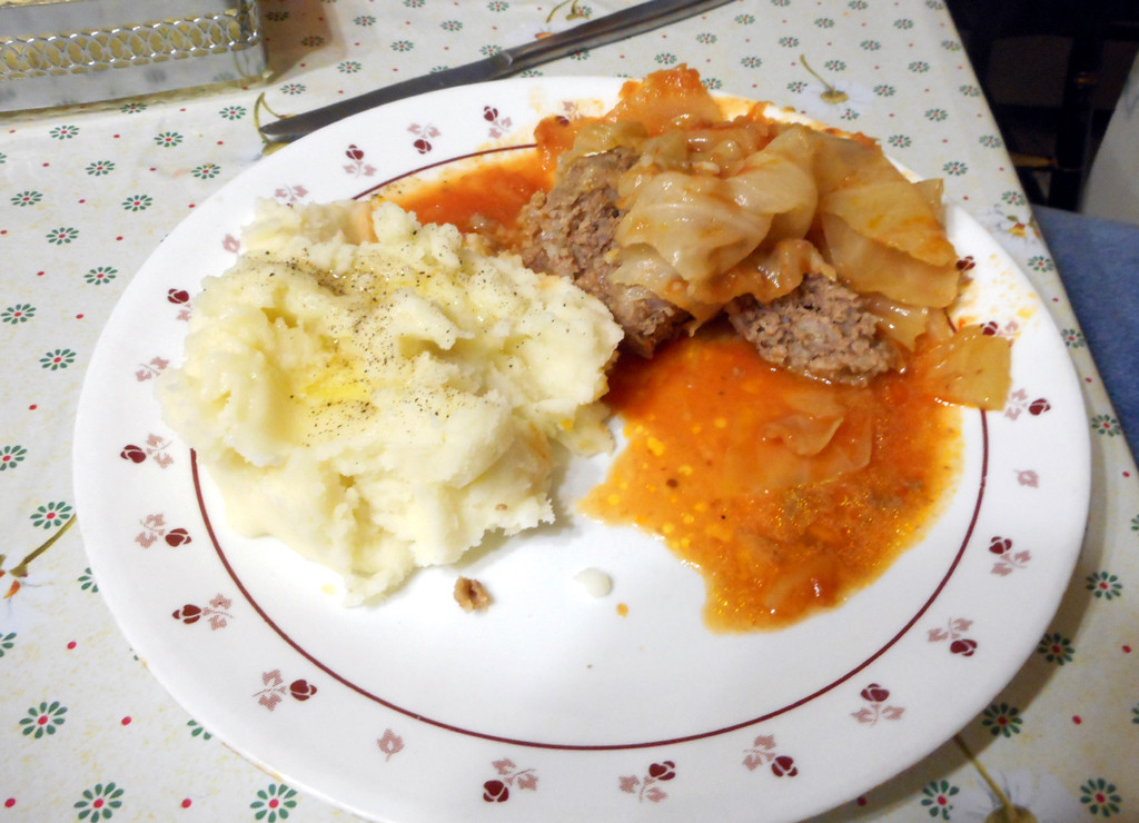 PessimistBy's tweet photo. @KathrynTewson Being Slovak, when we say pigs in a blanket, we mean "Halupki"  which is stuffed pork and beef in cabbage.  So definately NOT dumplings. https://t.co/vDqsNx8g37