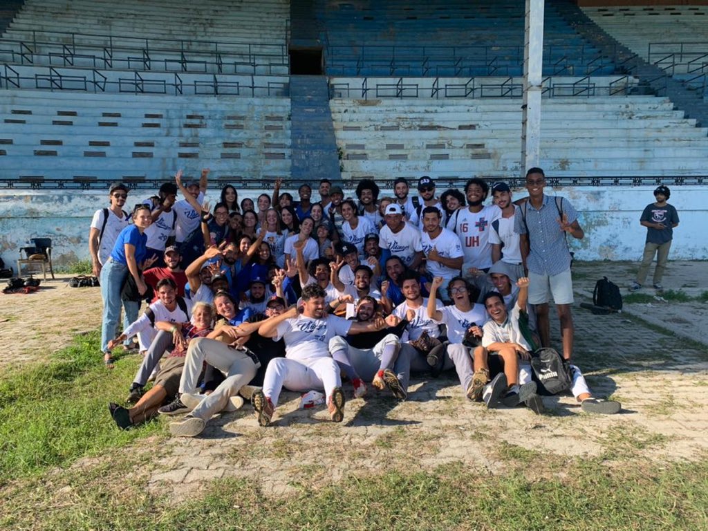 KePasaenlaUH's tweet photo. Y en el segundo partido de la jornada, FCOM noqueó a FHS en 6 entradas con marcador de 15-5, los Vikingos fueron superiores en todos los aspectos del juego, pero su defensa realmente fue de lujo.

El viernes tendremos la final entre MATCOM y FCOM, felicidades a ambos equipos⚾️🔥 https://t.co/SKnaVabSM7