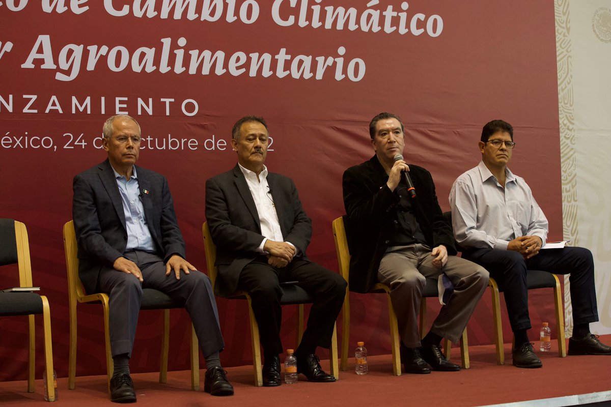 vmva1950's tweet photo. @Agricultura_mex puso en marcha el Plan Estratégico de Cambio Climático p/ el sector Agroalimentario #PLECCA, c/ el objetivo de instrumentar un sistema alimentario productivo, justo, incluyente, sustentable, bajo en emisiones de gases de efecto invernadero y resiliente.🧵 https://t.co/BpkcQX0Vpd