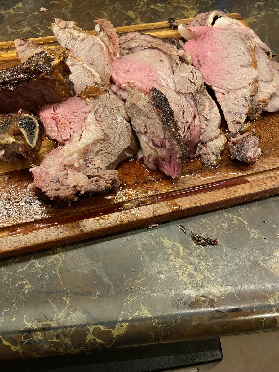 twhamilton's tweet photo. My first prime rib on the @WeberBBQs #prettyprettyprettygood https://t.co/F9E8brKlYH