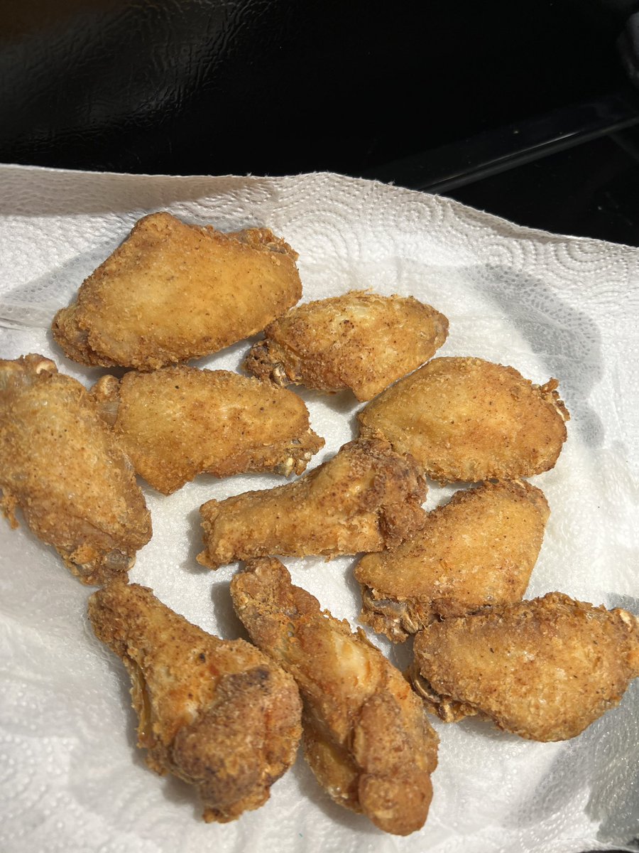 JustMyron's tweet photo. Sometimes you canβt beat a good breaded wing ππΎ #ChefPapi https://t.co/6HdYPvV0CU
