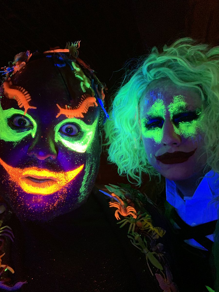 MajorAttaway's tweet photo. Oogie got to hang with new friends. This is gonna bug the bat. I garuntee it. @jay_a_johnson @bcefa #oogieboogie ##themarkofmajor #marycollinsagency #midnightartistsmanagement #pixelreboot #timessquare #volife #artistlife #artistlifebelike #nightmarebeforechristmas https://t.co/uqUEPQuqNz