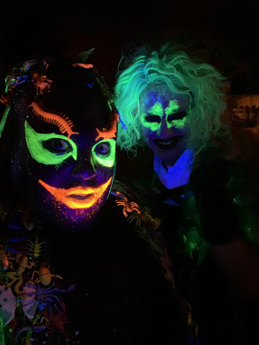 MajorAttaway's tweet photo. Oogie got to hang with new friends. This is gonna bug the bat. I garuntee it. @jay_a_johnson @bcefa #oogieboogie ##themarkofmajor #marycollinsagency #midnightartistsmanagement #pixelreboot #timessquare #volife #artistlife #artistlifebelike #nightmarebeforechristmas https://t.co/uqUEPQuqNz