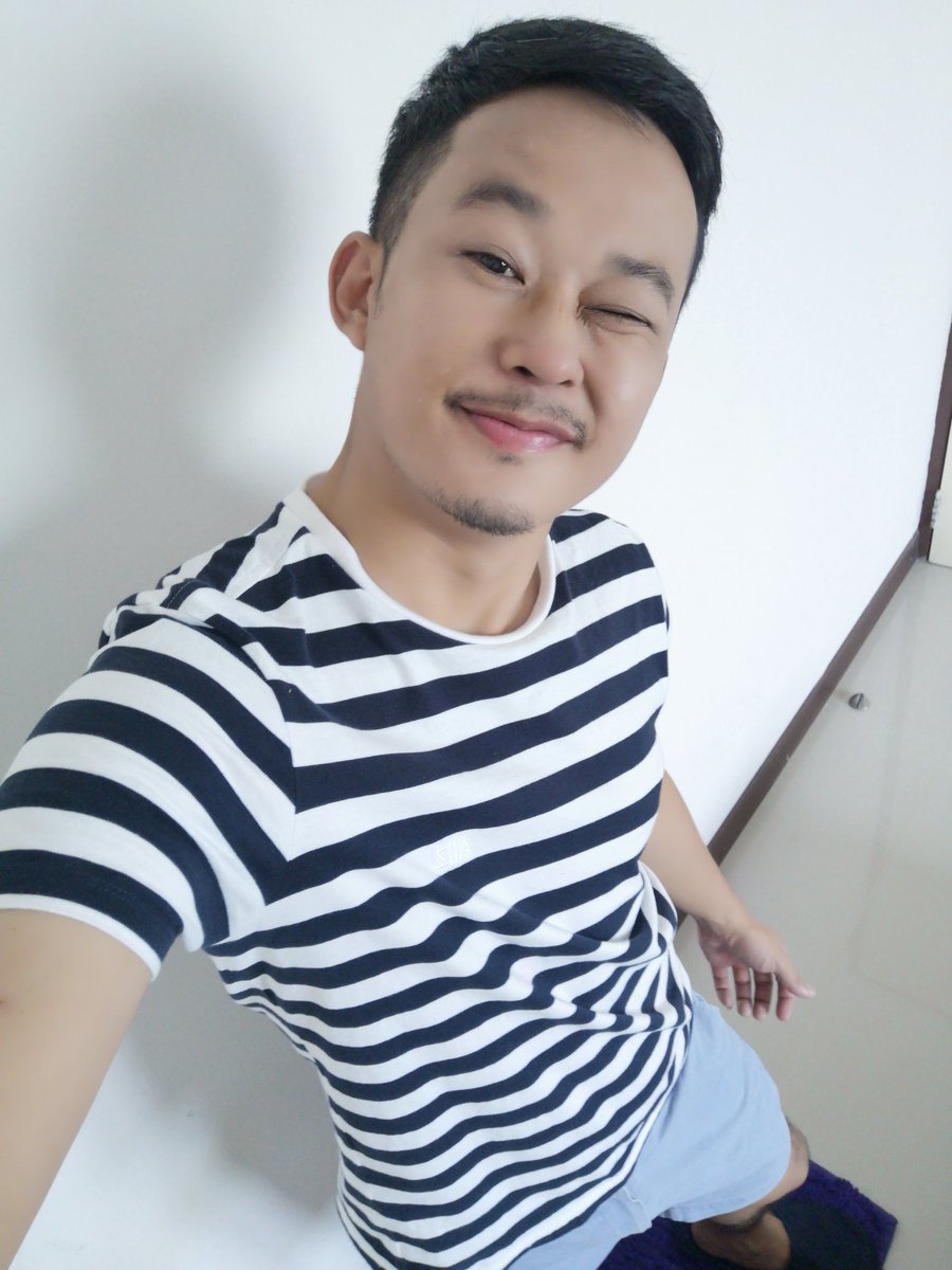 TNakjohn's tweet photo. หากว่าน้อยไป ฉันจะเล่าให้ฟัง
ว่ารักที่มีให้เธอมากกว่าดาวที่ลอยบนฟ้า
ไม่น้อยกว่านกอินทรีย์​และมวลแมลงในท้องนภา #พิจารณา #Musketeers #cnx #lgbtqcommunity https://t.co/zagwWkclnE