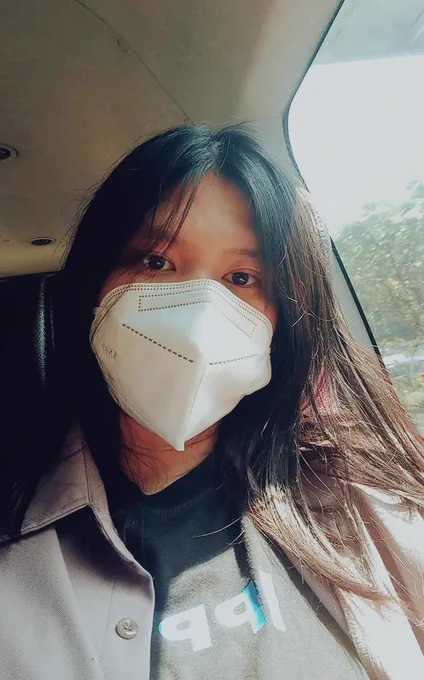 #KomplotanSelcaDay Uh...face reveal???  