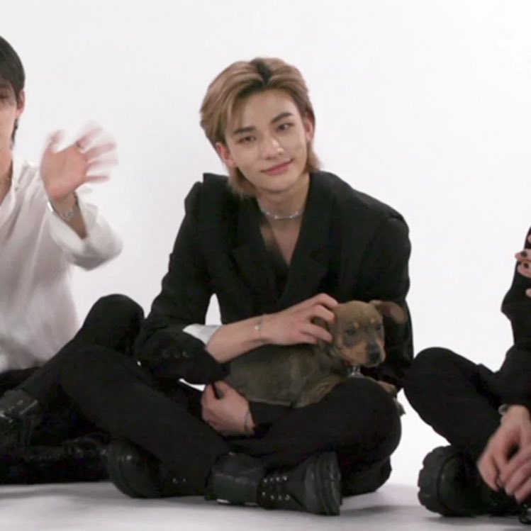 hyunqothic's tweet photo. hello , i’m officially back https://t.co/FPSz33rpWj