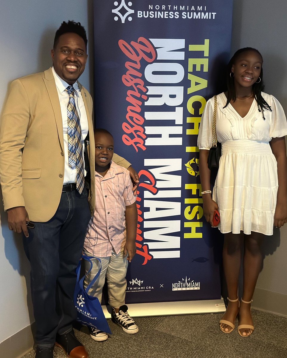 rayparrisart's tweet photo. Thank you @councilwoman_kt for inviting me to share my passion to inspire young entrepreneurs @northmiamifl the power of ๐ต value proposition. @nwsaschool_hs @nftesoutheast @vabc_nwsa #teachtofish @nomibusinesssummit https://t.co/Zb9aBfgdCt