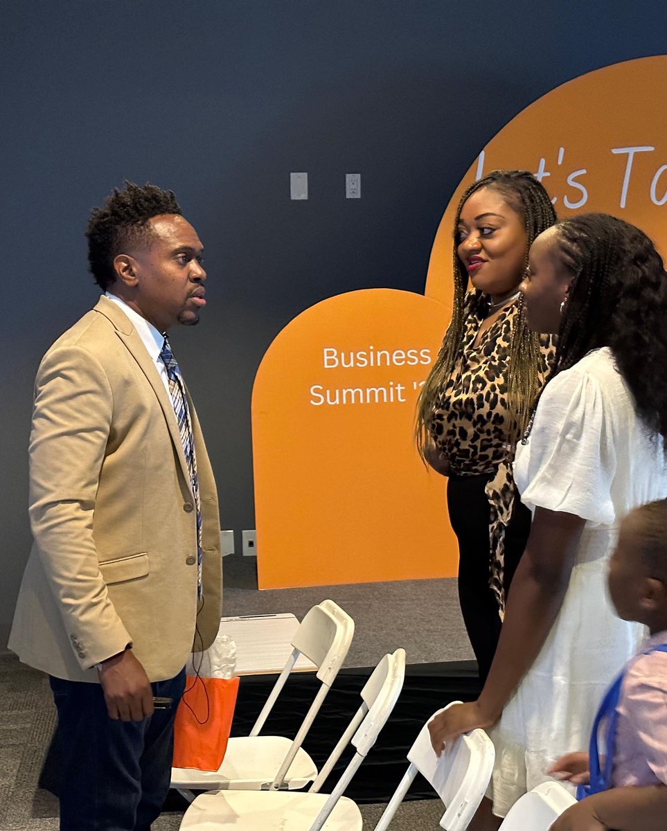 rayparrisart's tweet photo. Thank you @councilwoman_kt for inviting me to share my passion to inspire young entrepreneurs @northmiamifl the power of ๐ต value proposition. @nwsaschool_hs @nftesoutheast @vabc_nwsa #teachtofish @nomibusinesssummit https://t.co/Zb9aBfgdCt