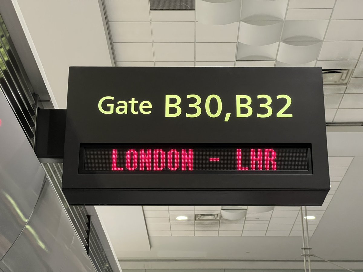 mraible's tweet photo. DEN ✈️ LHR - direct on a @United Dreamliner! It's big enough to command two gates. 

Then, LHR ✈️ MAN tomorrow afternoon.

I was going to take the train from London to Manchester, but a co-worker said it took 11 hours for their partner yesterday. 😬

#java #jugtour #ukjugtour https://t.co/GnG1WklyX7