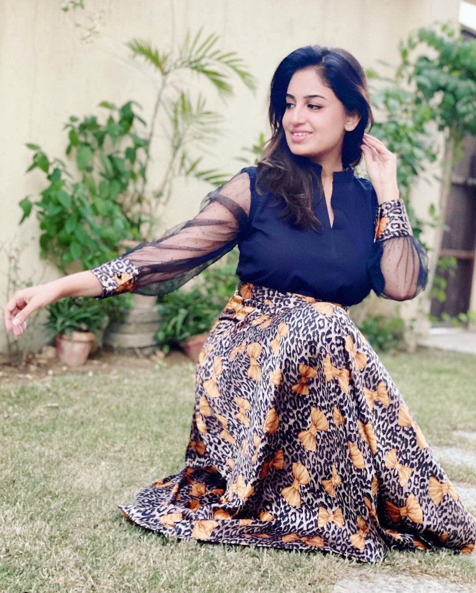 lifelinefarah's tweet photo. In the #throwback pic of #onthisday from #25Oct2020 #memories 👉 @Farah_Yousaf_fc follow ♥ 👈 https://t.co/DidJy2Jwz0