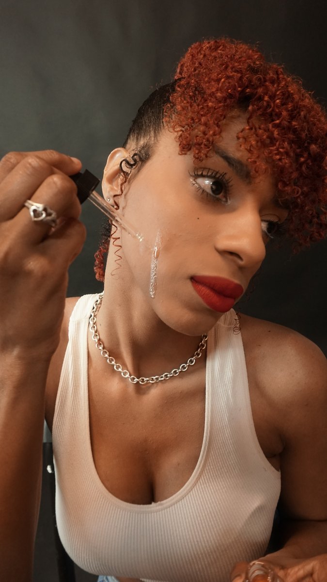 What are you using as a daily moisturizer for your face?

#face #moisturizing #NatureBeauty #vegan #skincare