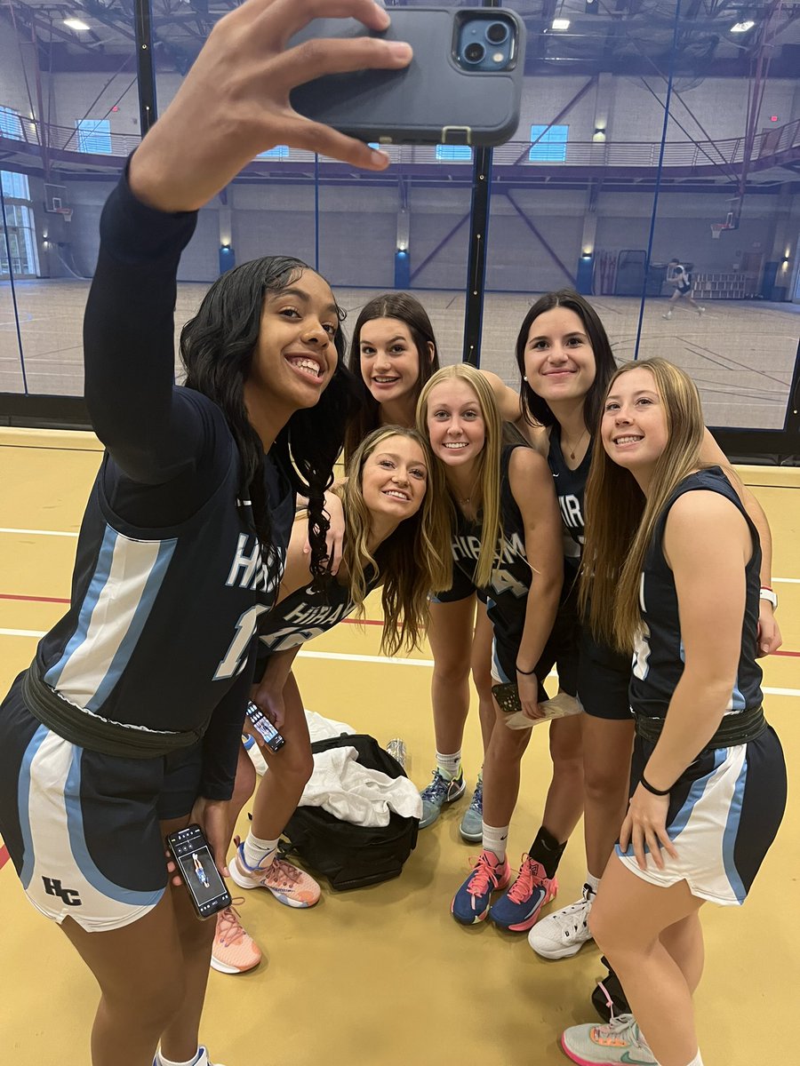 HiramCollegeWBB's tweet photo. 2022-2023 Media Day…☑️

#hiramcollege #hcwbb #lifeofaterrier #family #beallin #mediaday https://t.co/a3CmmmWtyP