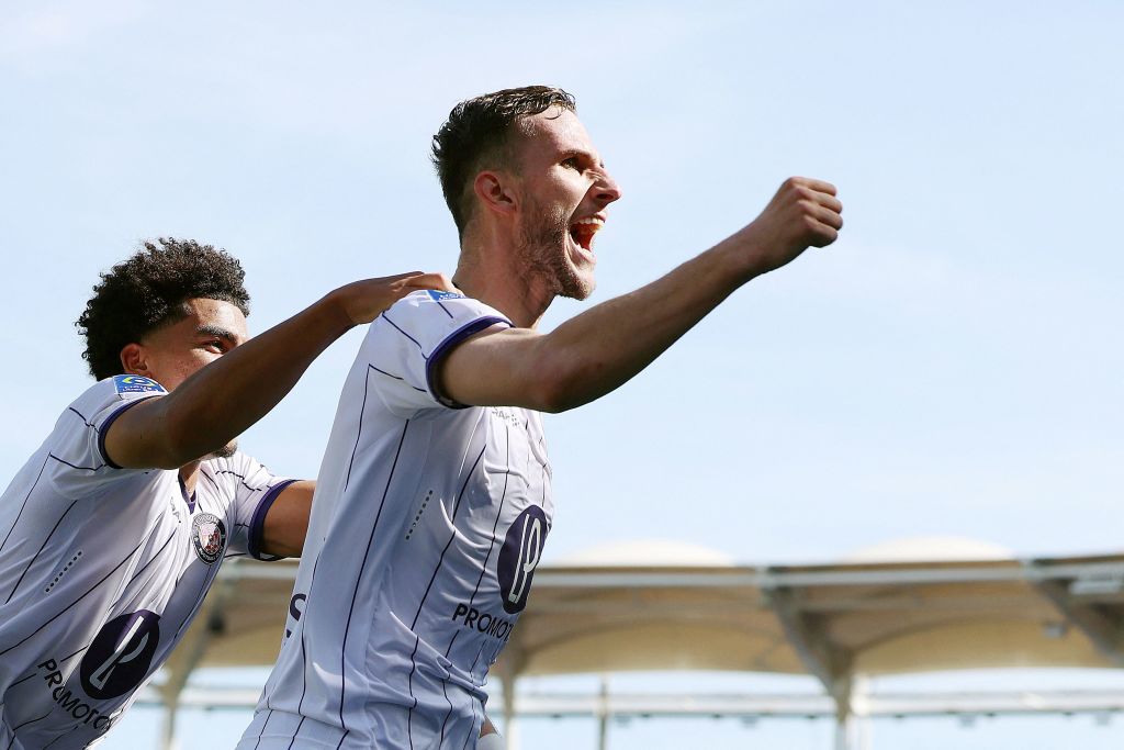 Toulouse midfielder Branco van den Boomen, one to watch on the market - his contract expires in June 2023 and clubs from Italy, Spain, Germany and France are already tracking him. 🇳🇱 #transfers After 21 goals and 12 assists last season, he's now doing great in Ligue 1 too.