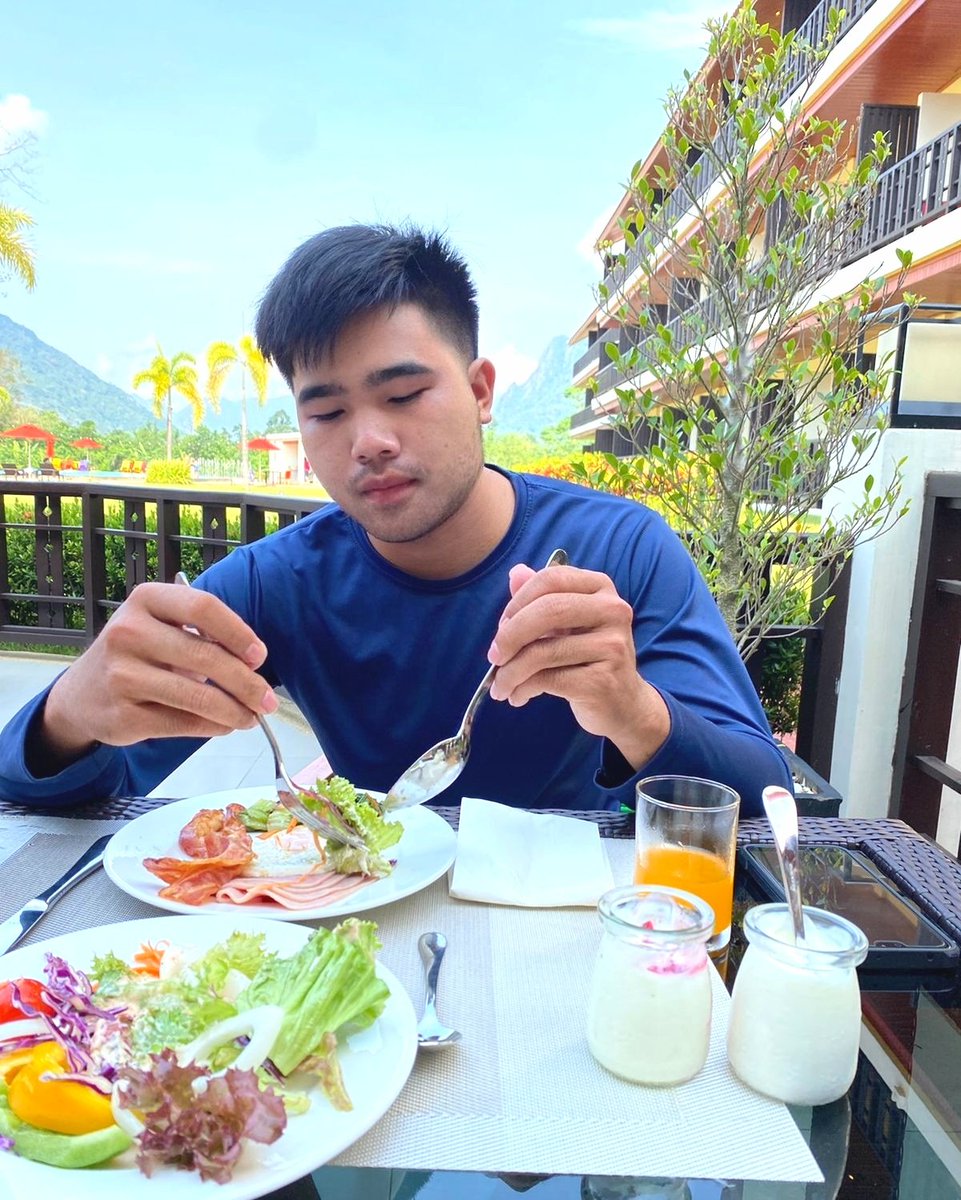 ກິນພັກແດ່ຢາກິນຫຍ້າຫລາຍ5555ແຕກໃສມື້ນີ້ຊວນແດ່
