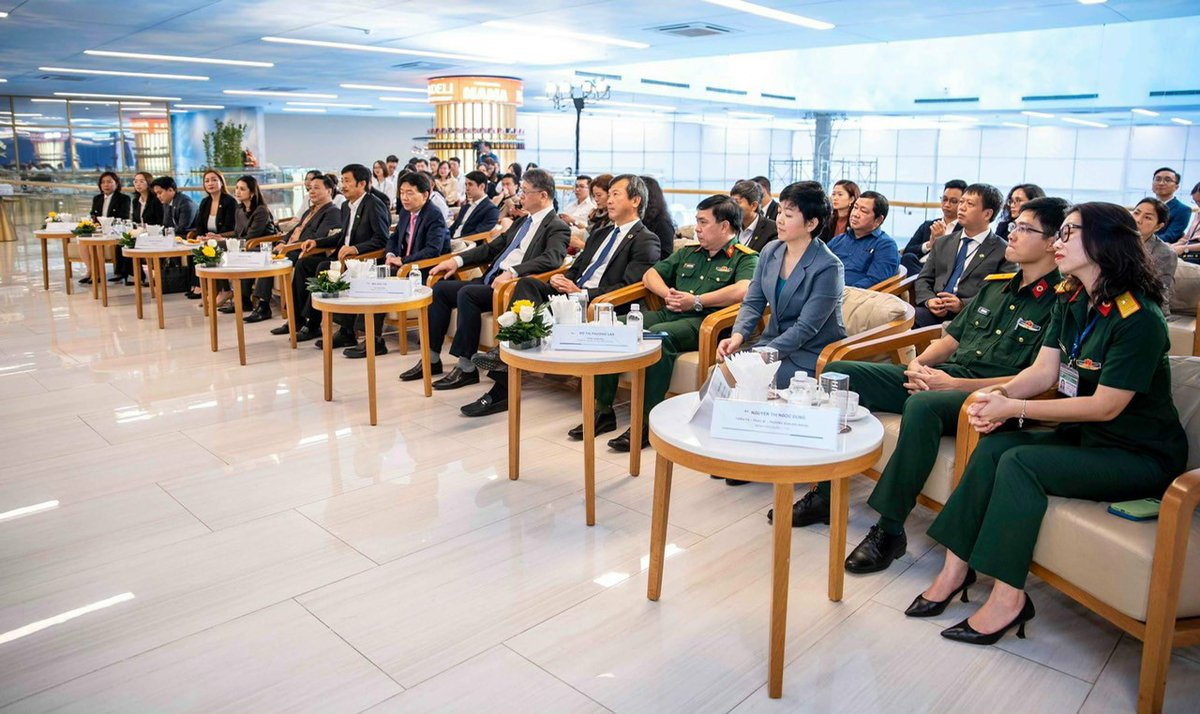 Property_Nova's tweet photo. NOVA HEALTHCARE VÀ KLSMC HỢP TÁC PHÁT TRIỂN TRUNG TÂM Y HỌC THỂ THAO TẠI VN

24/10/2022, Nova Healthcare ký kết hợp tác cùng Kuala Lumpur Sports Medicine Centre (KLSMC) sẽ được triển khai tại TP.HCM, Aqua City, NovaWorld Phan Thiet

#NovaGroup #NovaHealthcare #novaland https://t.co/2nbUFLsXgG