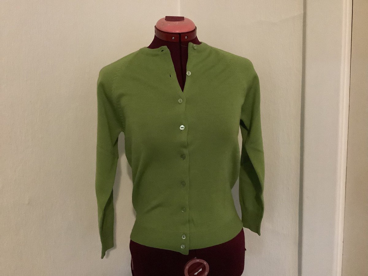 lesleyspence11's tweet photo. Excited to share this item from my #etsy shop: 1960s Woman’s moss green merino wool cardigan size 34 #fashionable60s #likenew #mossgreen #vintagecardigan #1960ssweater #likenew #wintercardigan #womanscardigan
Our shop https://t.co/je42Z707oU https://t.co/GpdF8Rn4nc https://t.co/chfKJf5ZKv