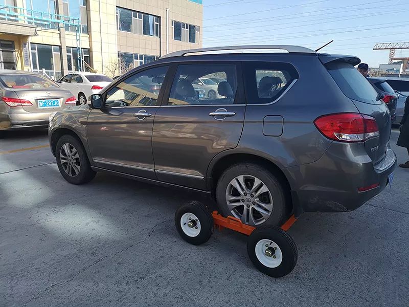 Erica_JNDO's tweet image. #movingdolly #movingtools #carjack
