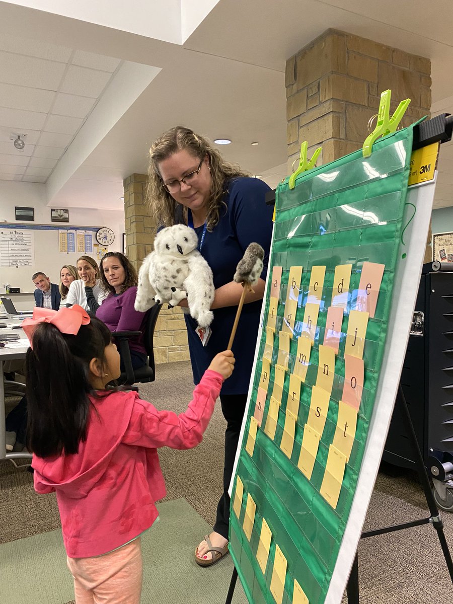 HodgkinsSchool's tweet photo. So proud to have our amazing students & teachers present tonight to our @dist105 BOE! @ConradyKinder EL teacher Krystal Schmidt #lessonsharing #wilsonfundations #GoBulldogs https://t.co/L4Di0mToR8